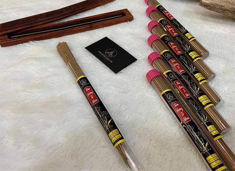 tặng nhang trầm xông nhà